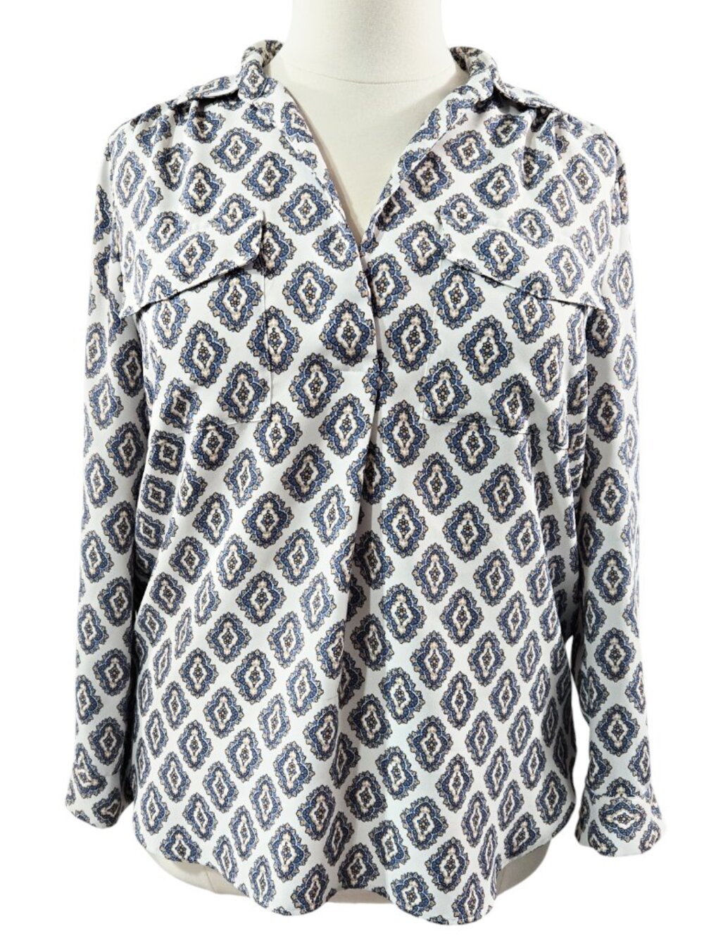 Ann Taylor White Abstract Geometric Collared V-Neck Top Flap Pockets Modest